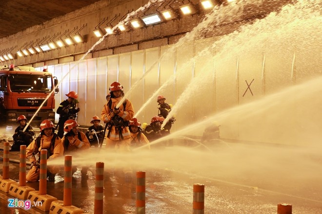 dong ham thu thiem dien tap chua chay anh 1