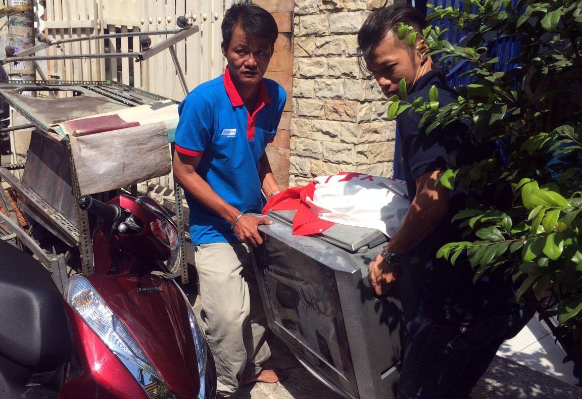 căn nhà bốc cháy ở sài gòn ảnh 2 can nha boc chay o sai gon anh 2