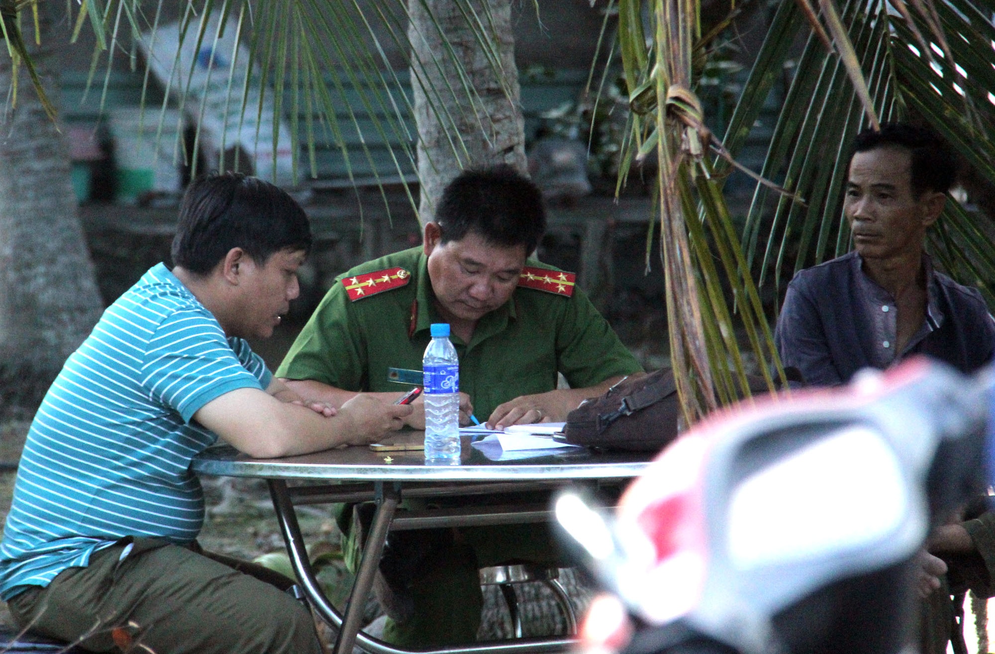 Nghi an con re dam chet cha me vo o Sai Gon hinh anh