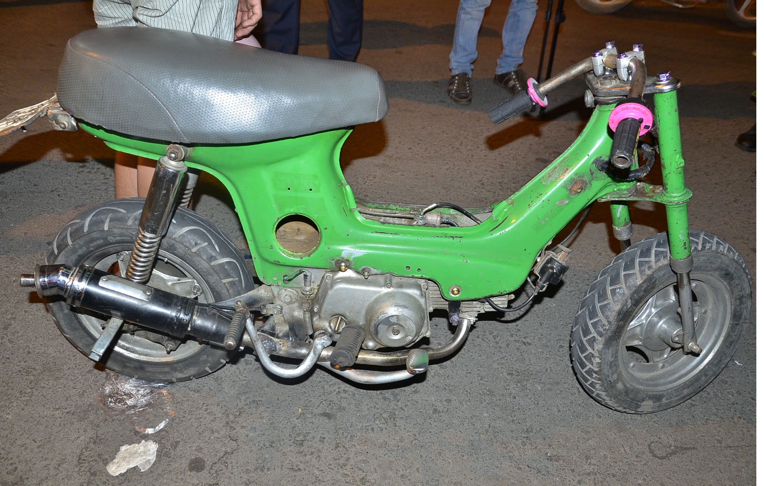 csgt chan bat quai xe anh 2