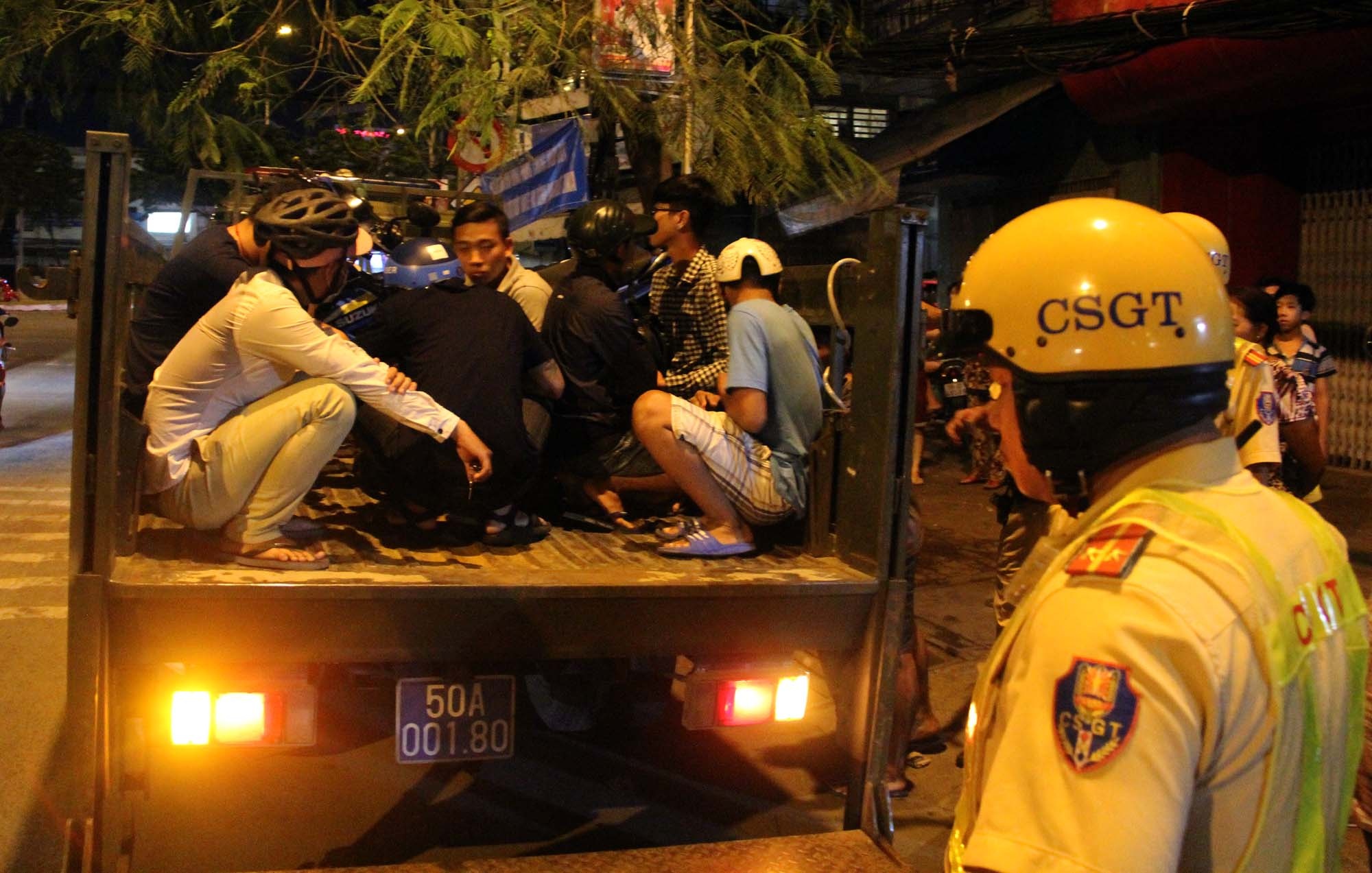 csgt ra quan xu ly dua xe anh 1