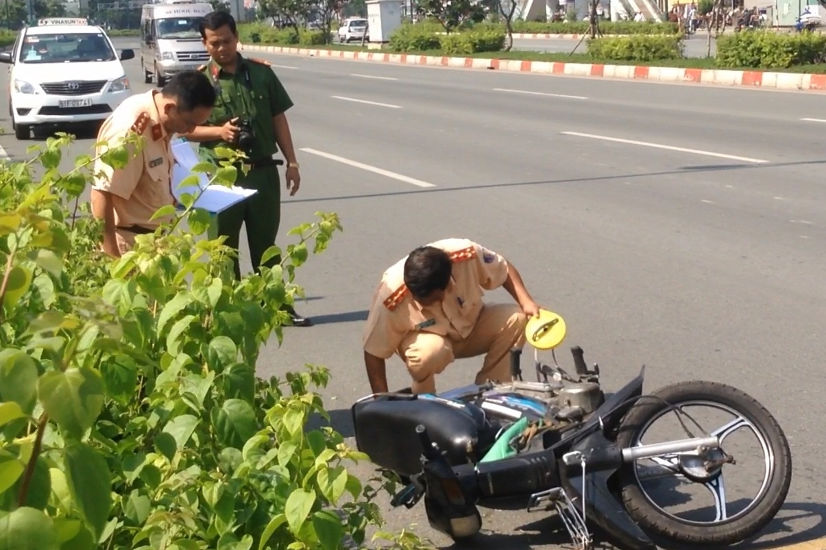 Con chet, me bi thuong sau cu tong dai phan cach tai Sai Gon hinh anh