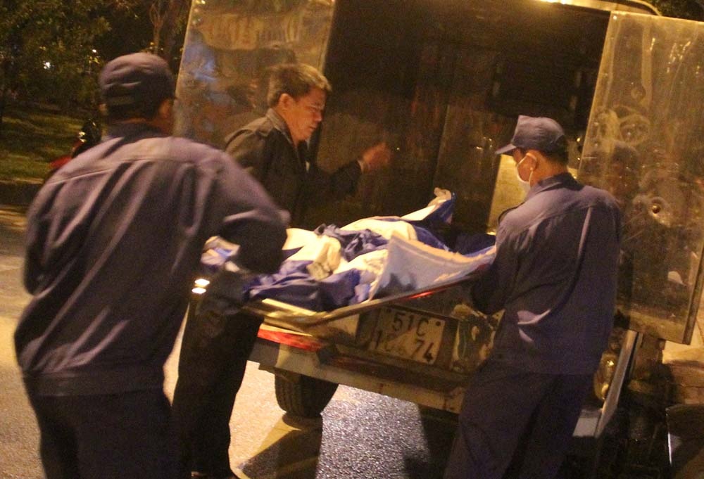 Thanh nien nuoi tiec khi khong cuu duoc co gai tu tu hinh anh