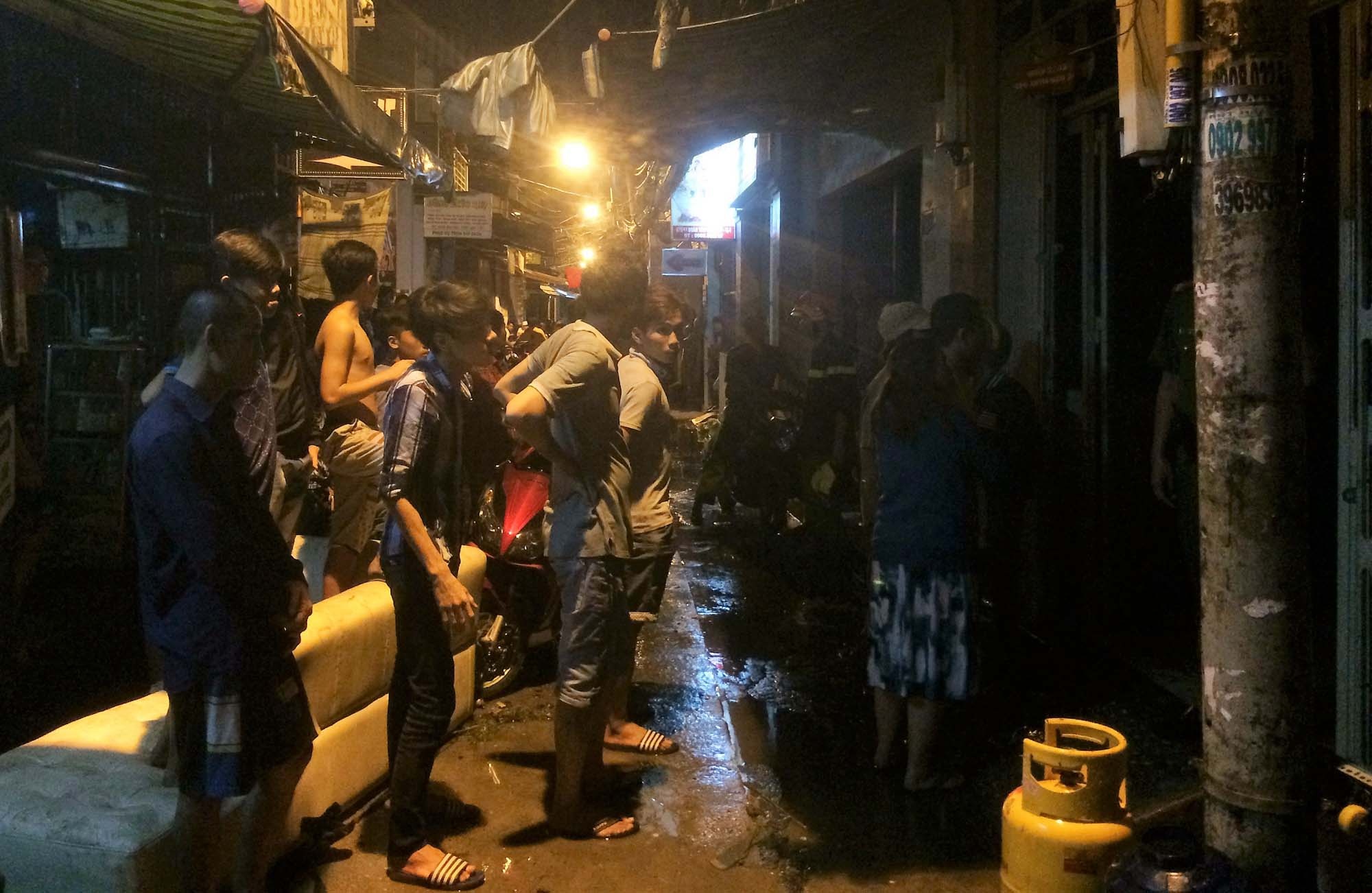 bé trai 10 tuổi chết cháy trong nhà ảnh 2 be trai 10 tuoi chet chay trong nha anh 2