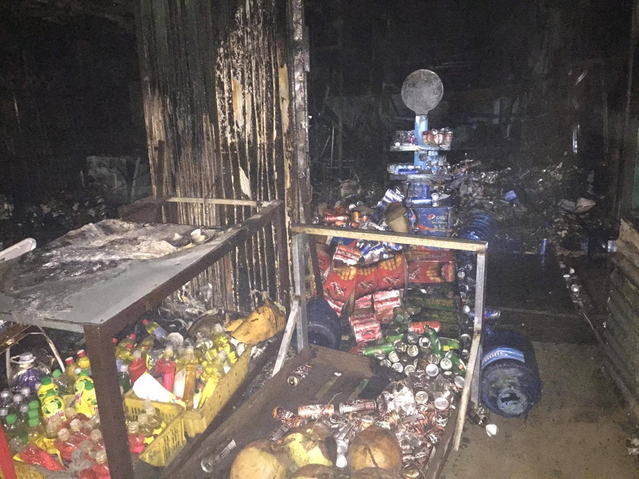 Chay 4 ki-ot o Sai Gon vai gio truoc nam moi 2017 hinh anh