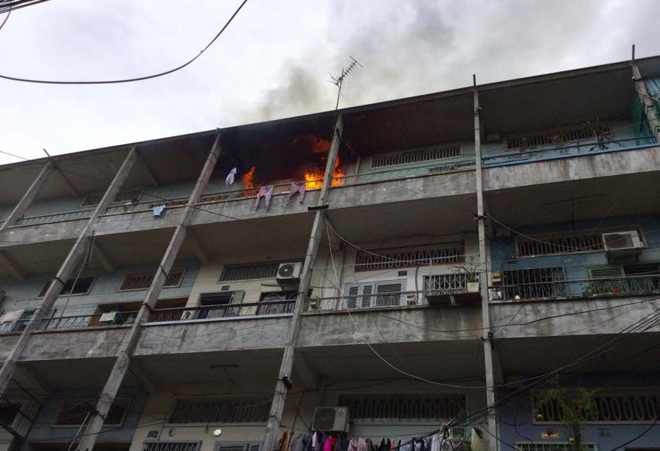 Chay chung cu Phung Hung o Sai Gon hinh anh