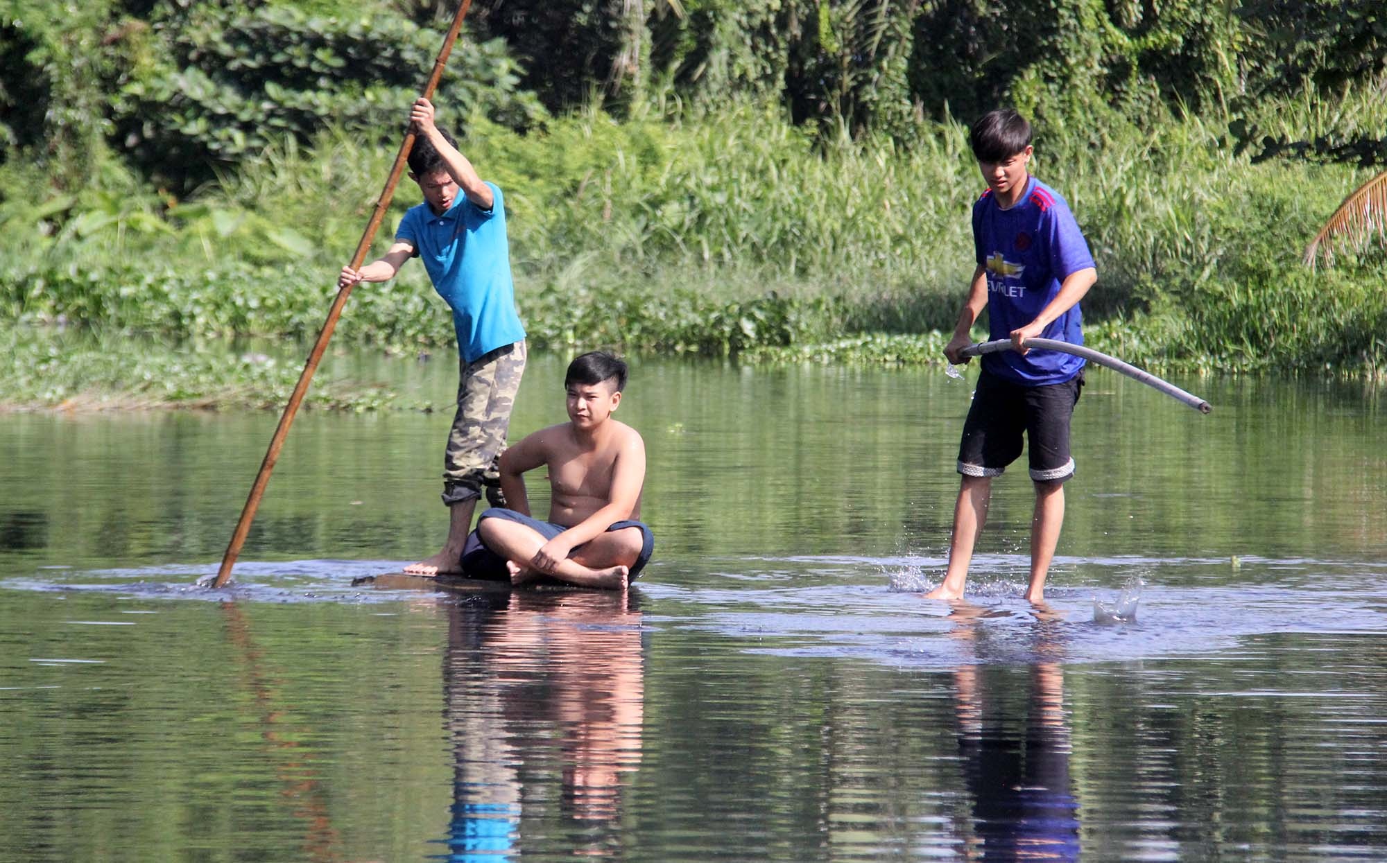 tieu thuong khon kho vi bung nap cong anh 4