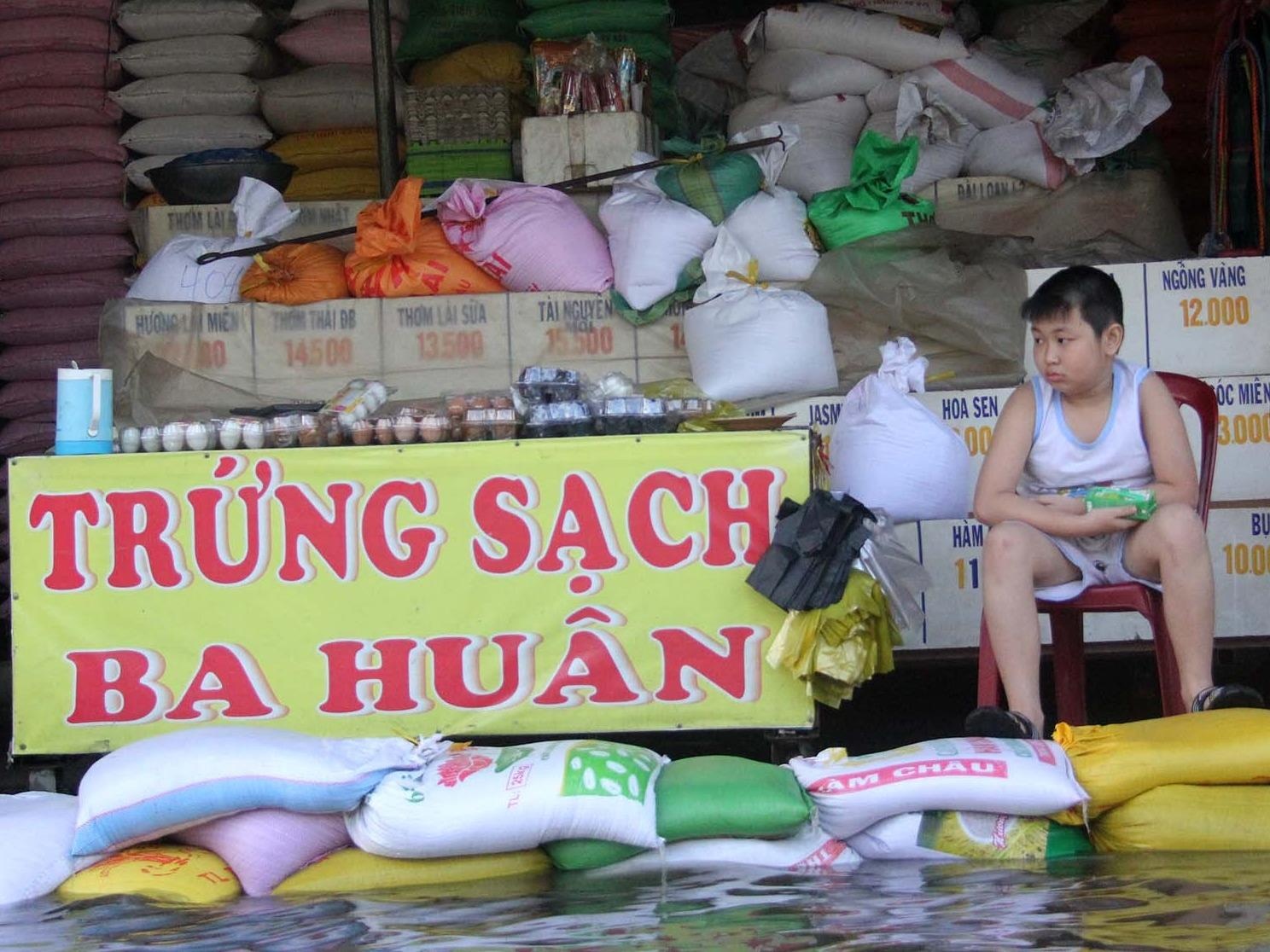 Cho ngap do vo phay ngan trieu, tieu thuong Sai Gon khon don hinh anh
