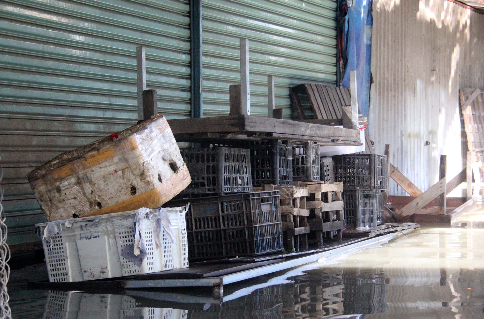 tieu thuong khon kho vi bung nap cong anh 8