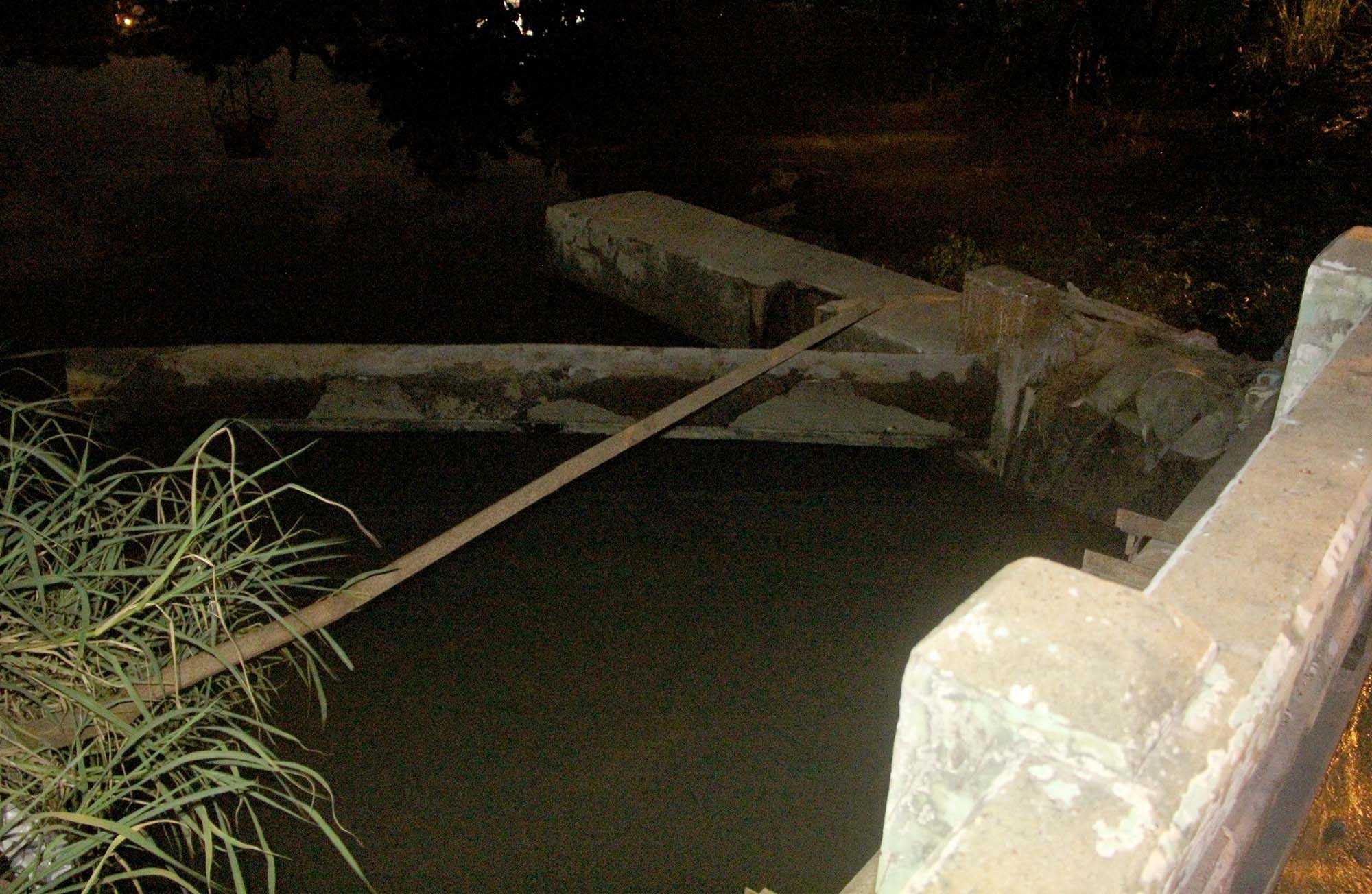 nap cong bung trong dem o Sai Gon anh 1