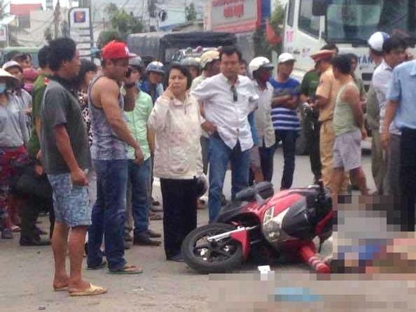 Nam sinh tu vong sau va cham xe ben o Sai Gon hinh anh