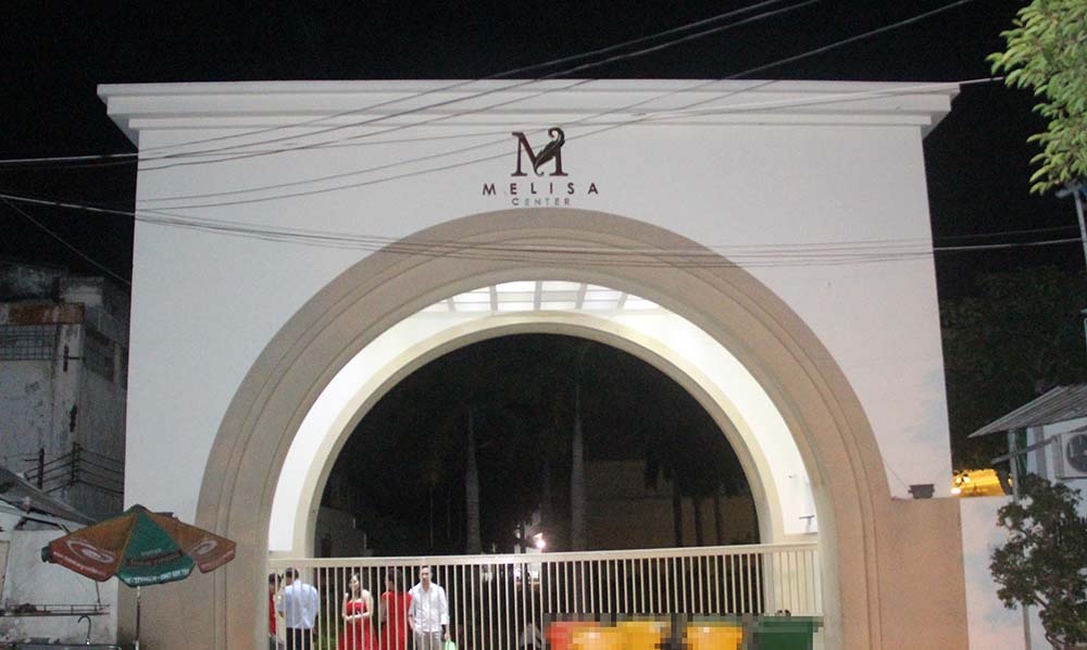 cô dâu chú rể bị giam lỏng sau tiệc ảnh 1 co dau chu re bi giam long sau tiec anh 1