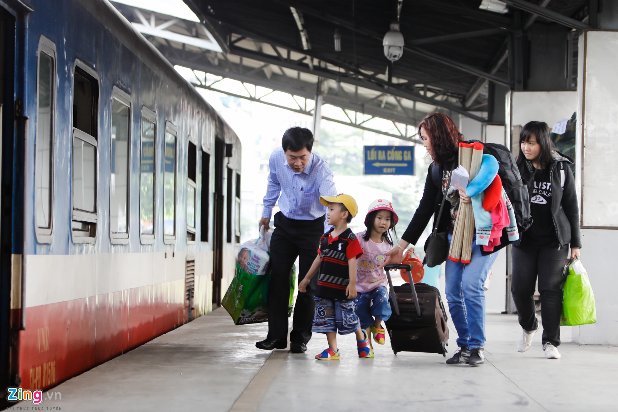 co gai tre gio tau vi ket xe anh 12