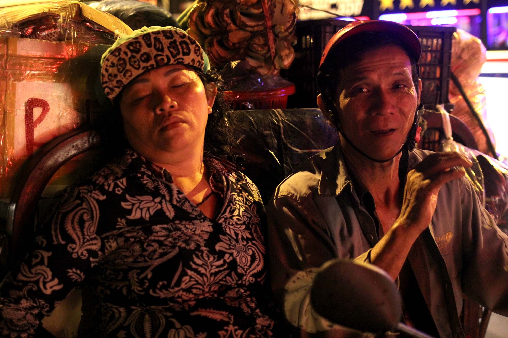 Ket xe o ben xe Mien Dong anh 8