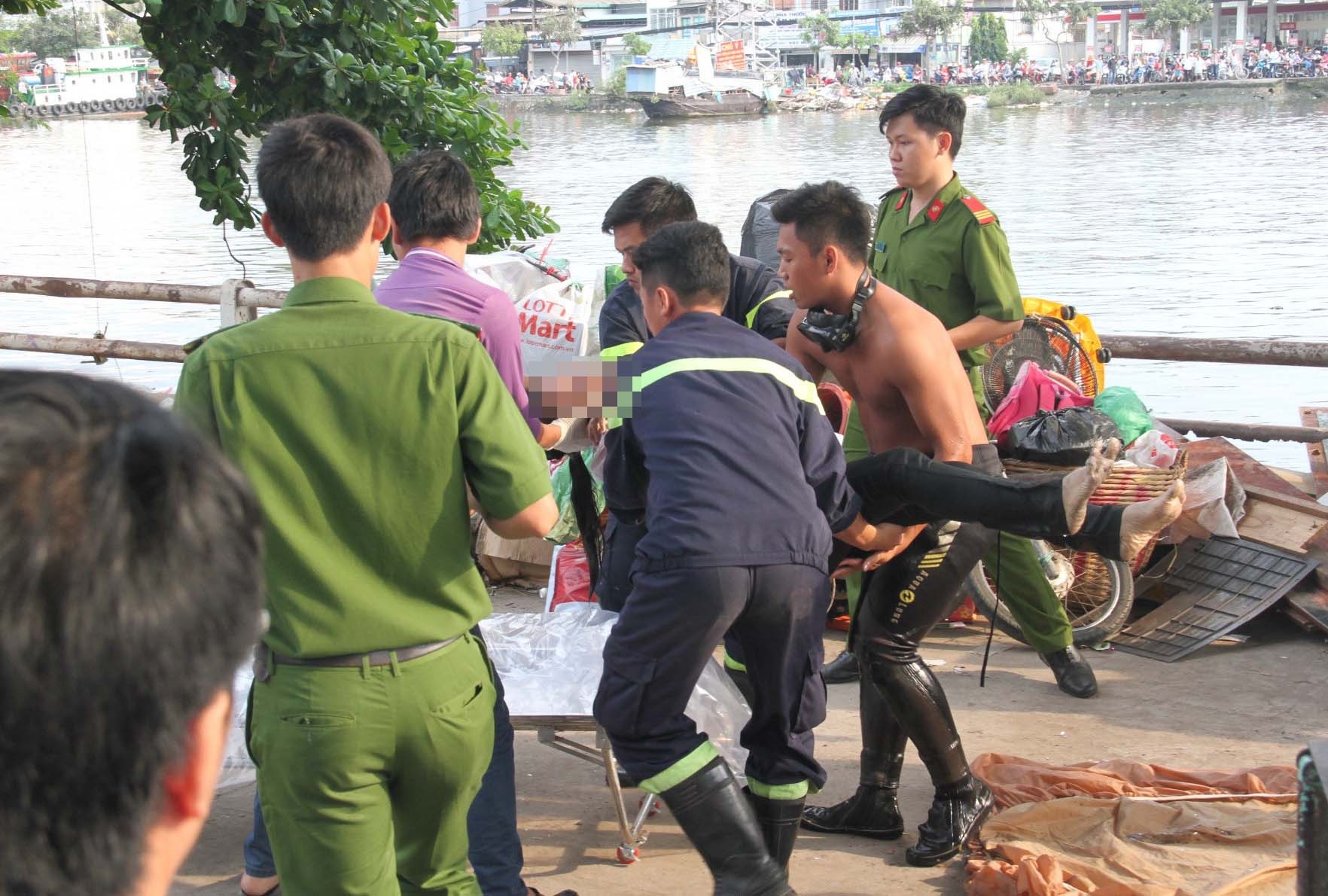 Ba gio lan kenh tim co gai duoi nuoc o Sai Gon hinh anh