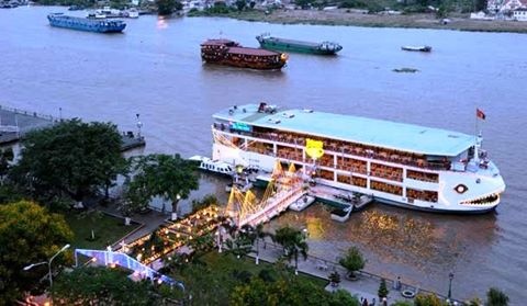 'Thoi hon' vao cong vien Ben Bach Dang hinh anh