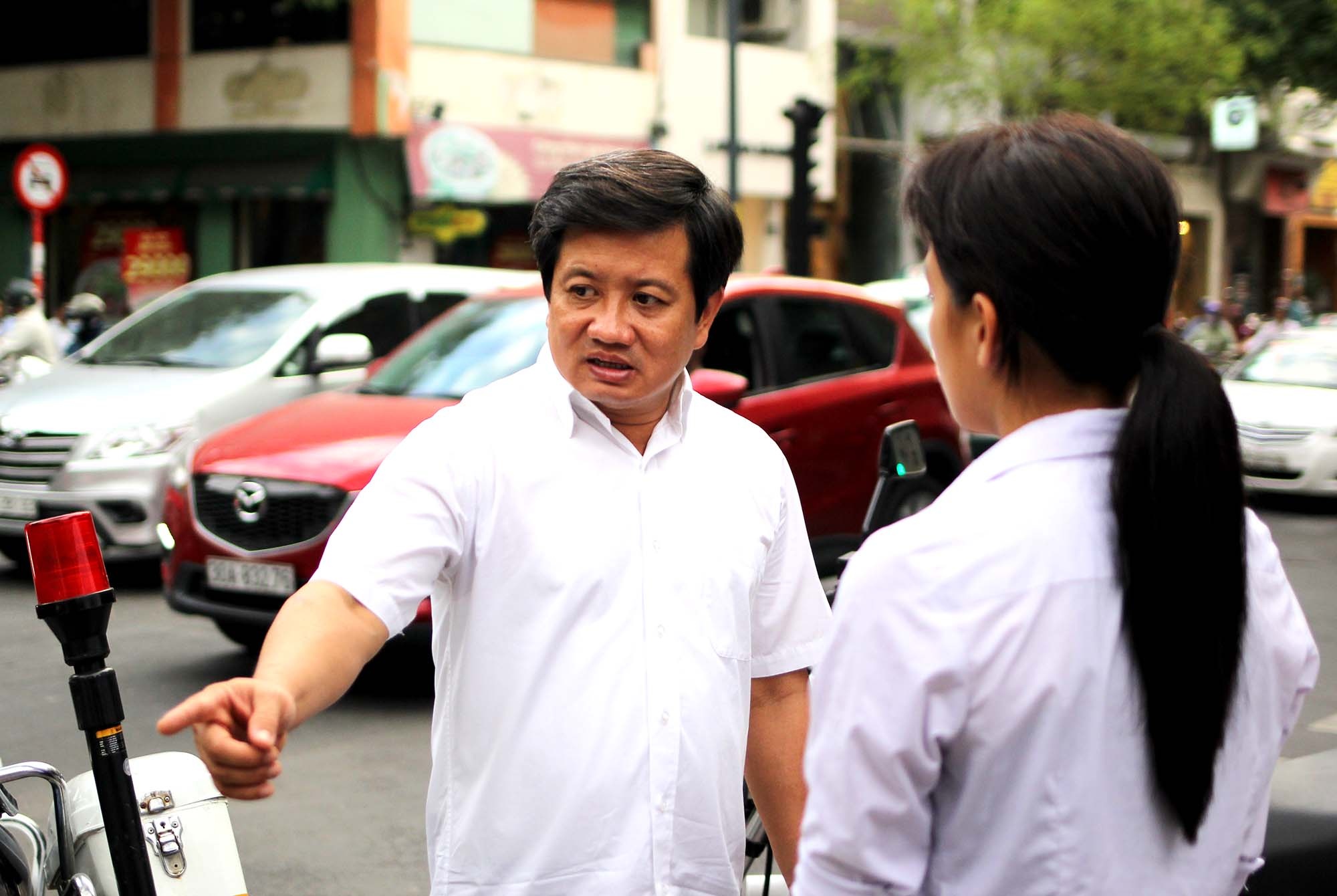 chay xe tren via he anh 9