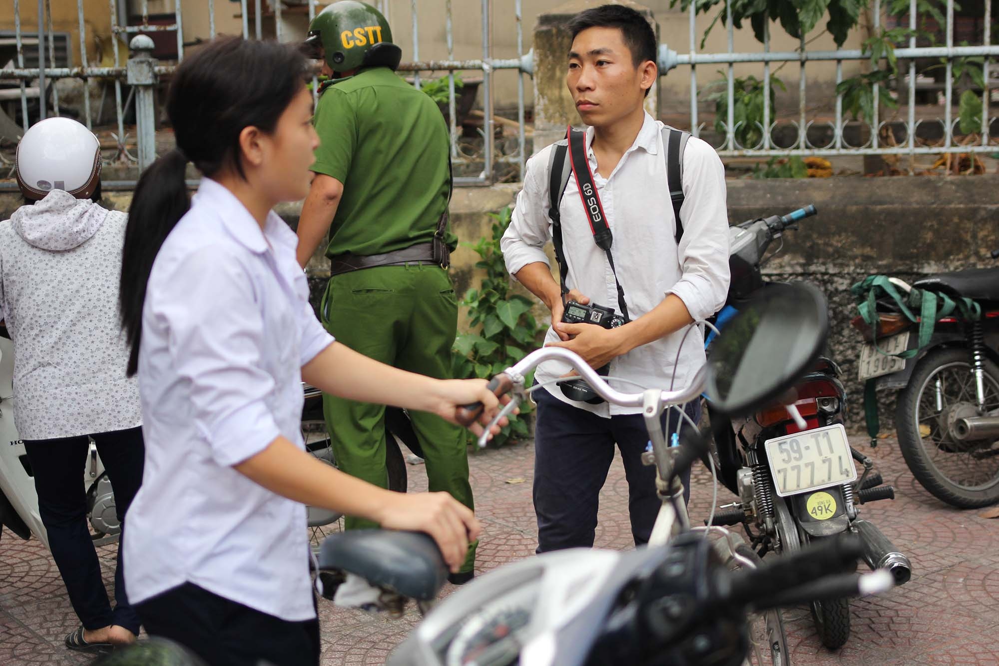 chay xe tren via he anh 8