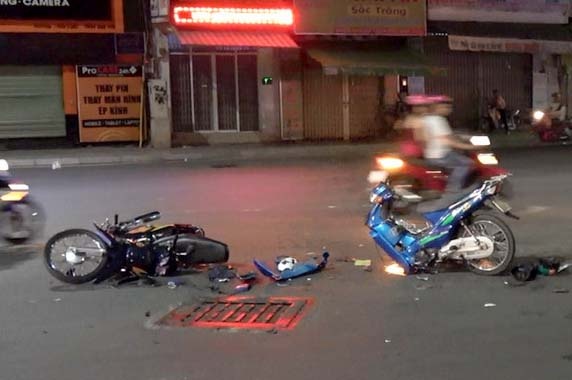 Va cham trong dem Valentine, doi trai gai nhap vien hinh anh