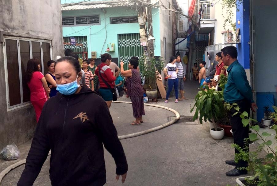 tự đốt nhà do mâu thuẫn ảnh 2 tu dot nha do mau thuan anh 2