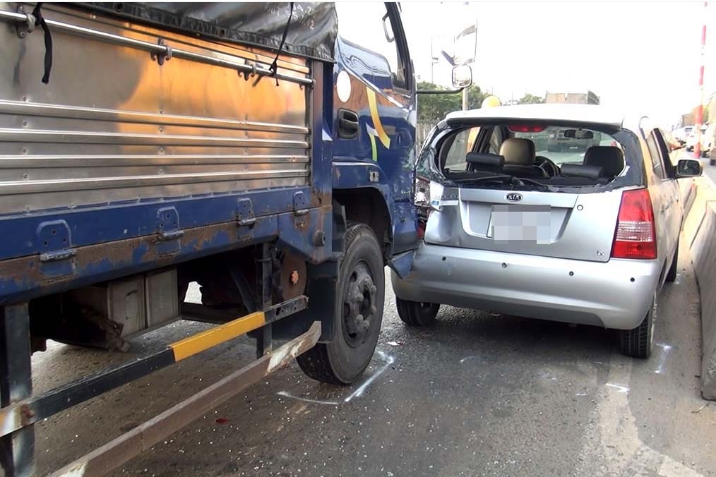 tai nan lien hoan tren quoc lo 1 anh 1