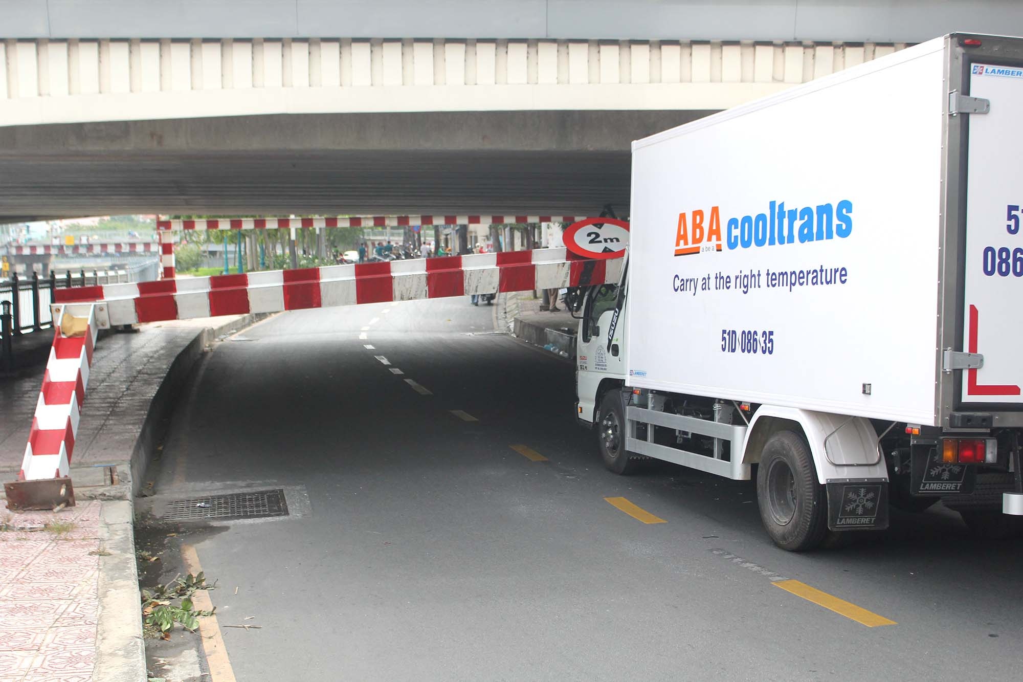 xe tai tong gay thanh gioi han anh 1