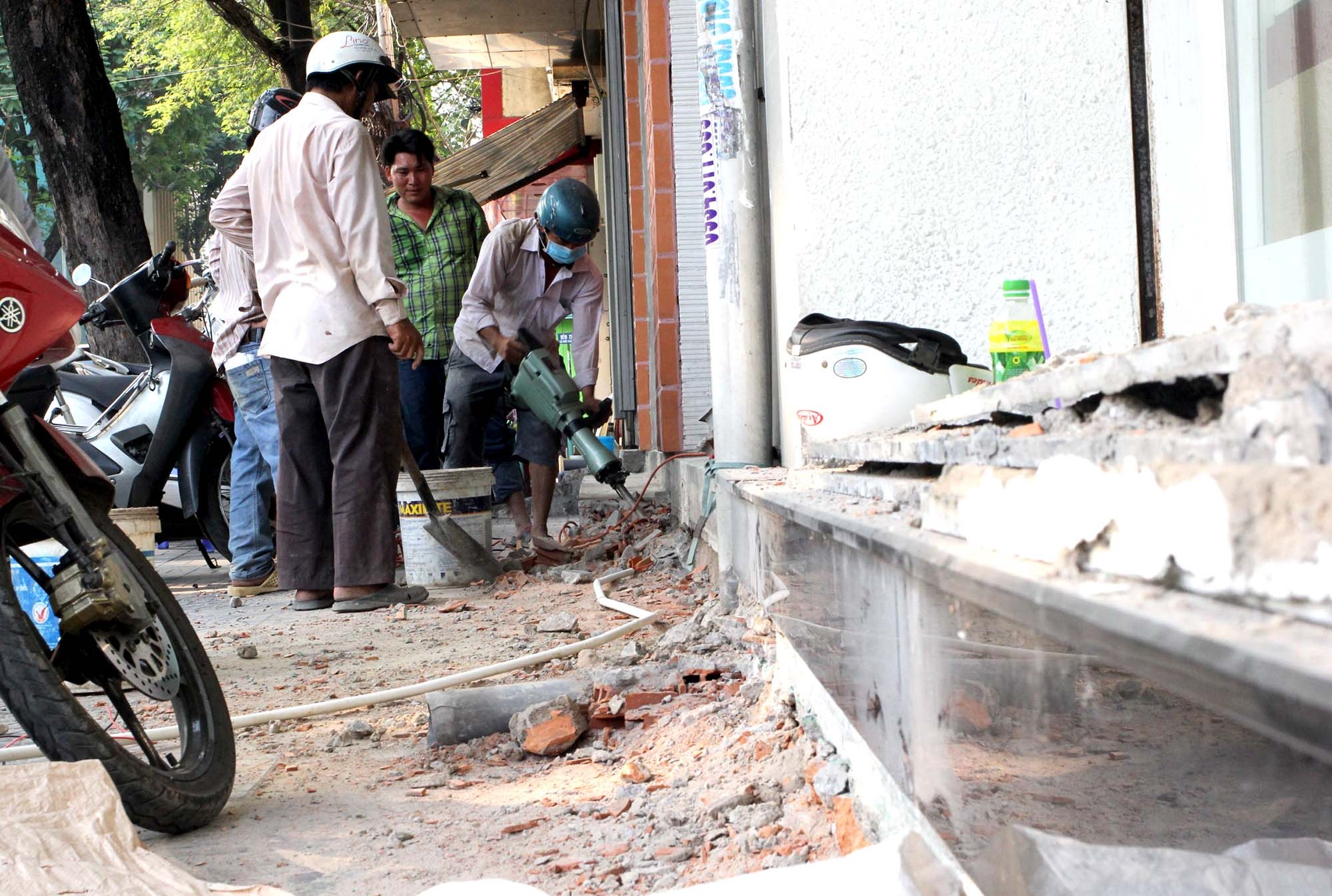 Dan quan 1 dap hang loat bac tam cap chiem via he khi bi nhac hinh anh