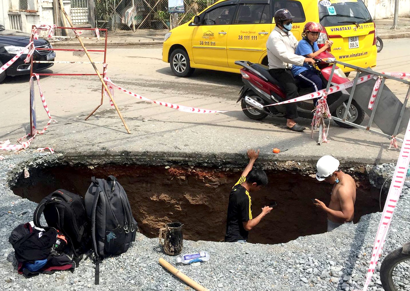 Ho 'tu than' xuat hien sau tran mua lon o Sai Gon hinh anh