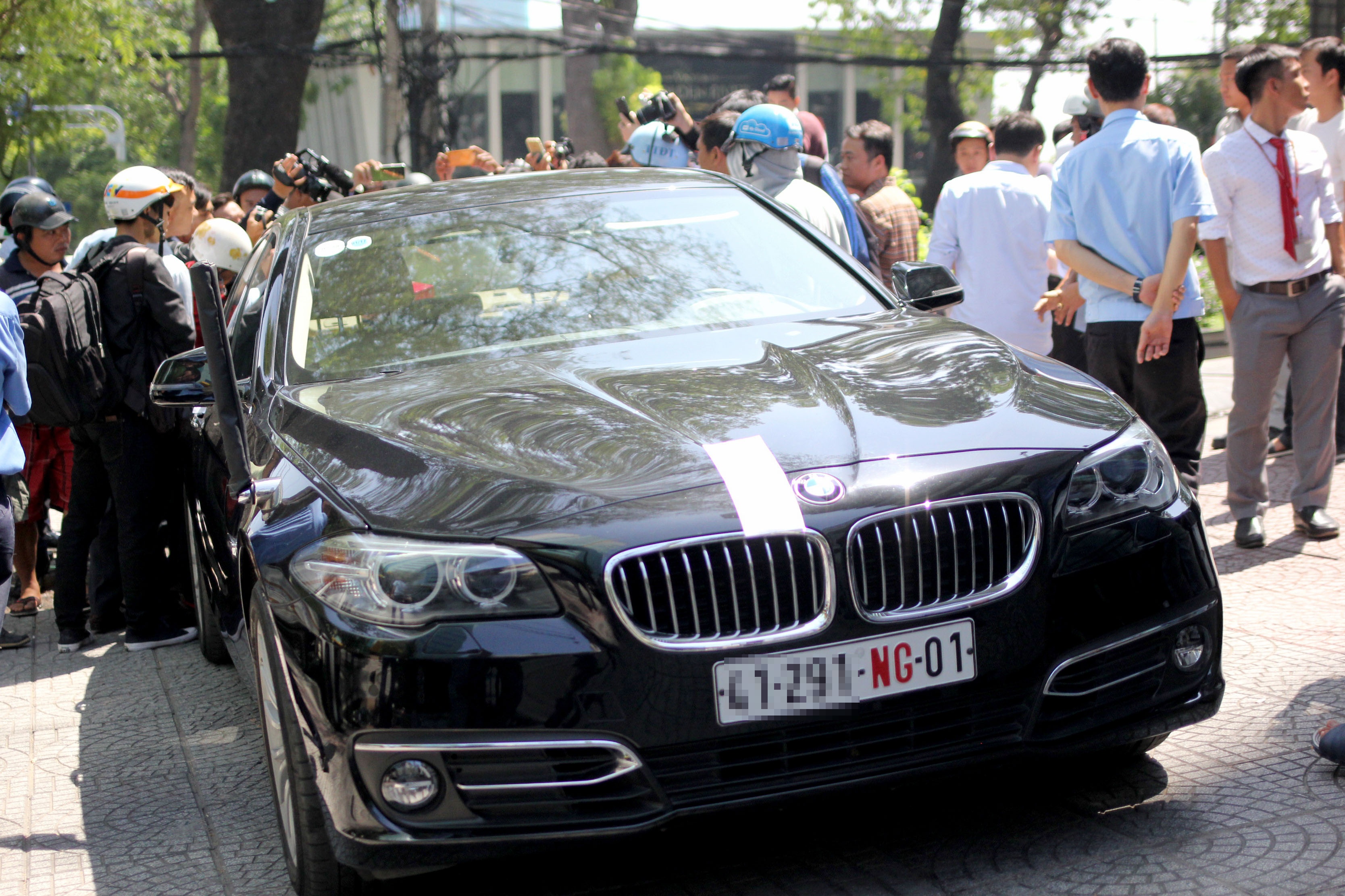 Quan 1 thao niem phong, khong cau xe ngoai giao dau chiem via he hinh anh