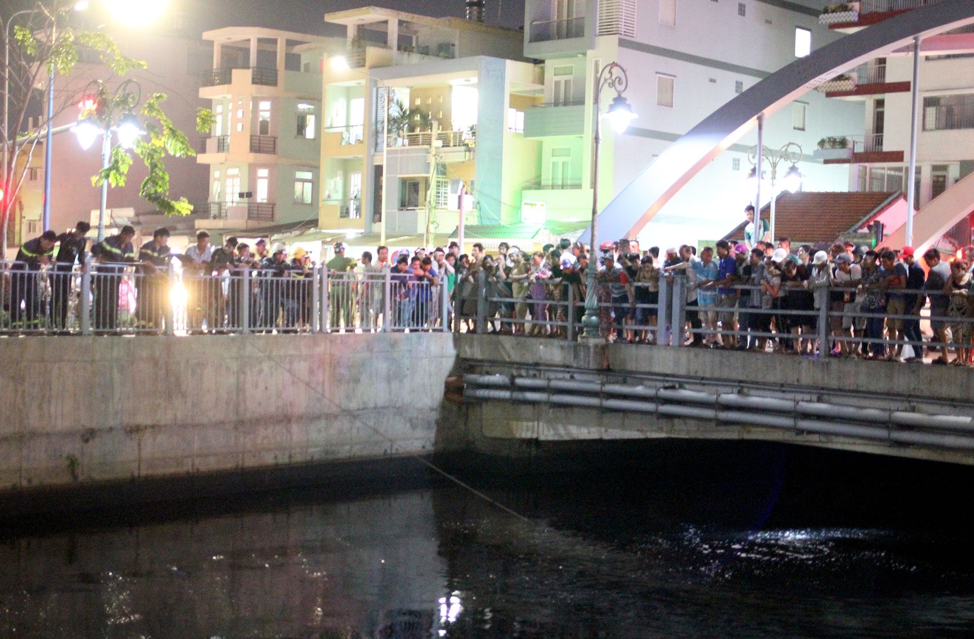 thanh niên nhảy kênh tân hóa tử vong ảnh 1 thanh nien nhay kenh tan hoa tu vong anh 1