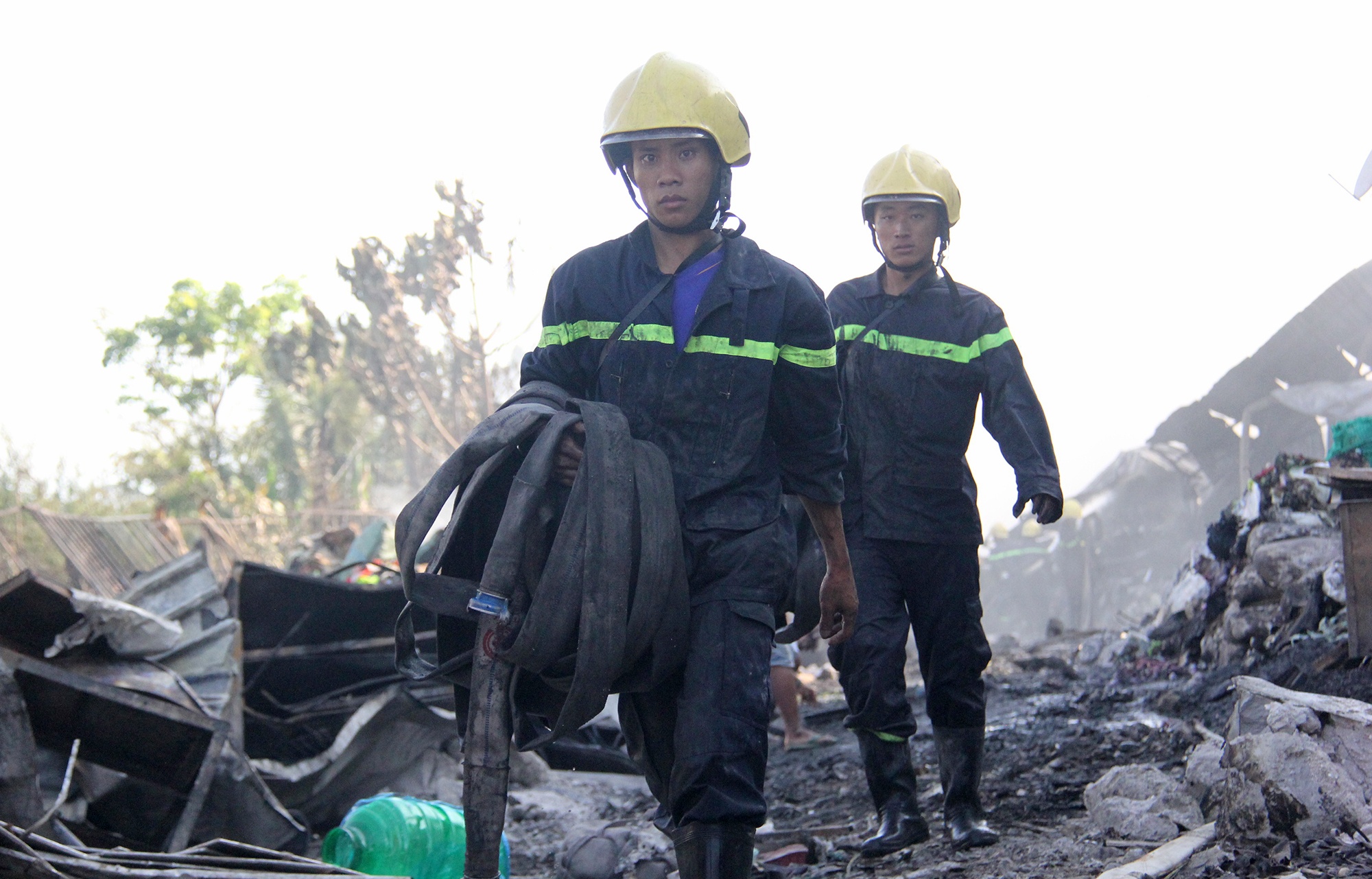 cháy vựa phế liệu ở long an ảnh 10 chay vua phe lieu o long an anh 10