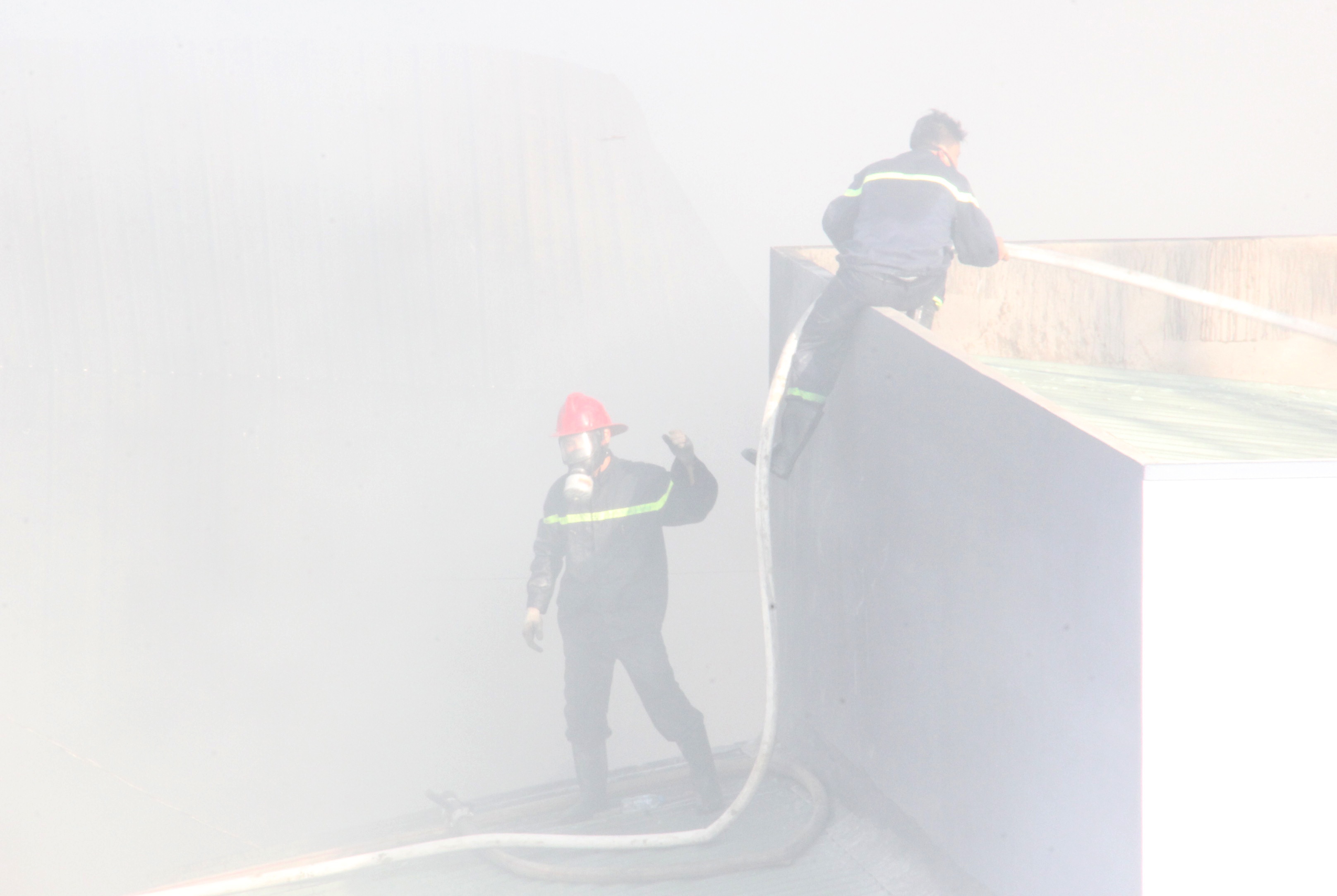 cháy vựa phế liệu ở long an ảnh 3 chay vua phe lieu o long an anh 3