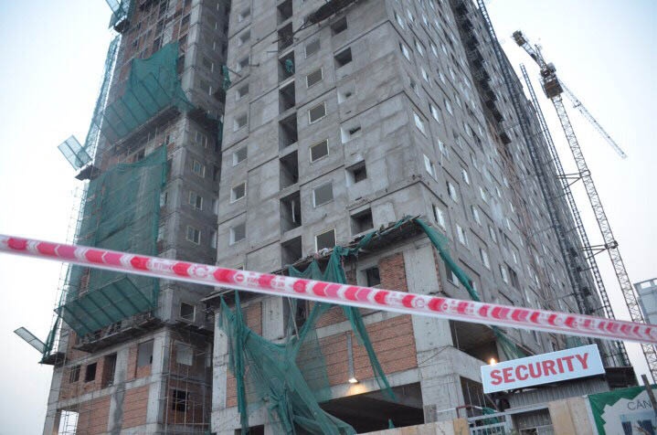 Hai cong nhan roi tu tang 9 cong trinh dang xay o Sai Gon hinh anh