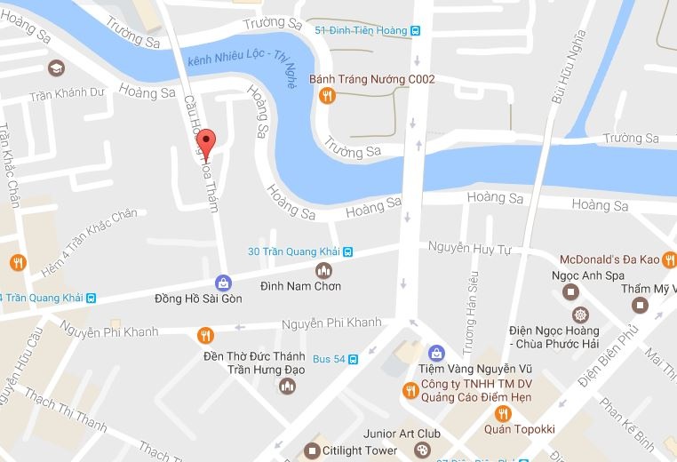 nguoi dan ong guc chet tren cau anh 2