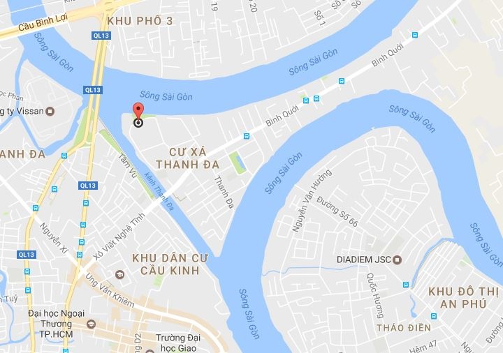 nguoi dan ong troi tren song sai gon anh 2