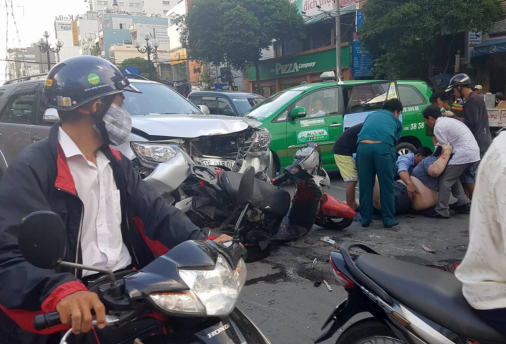 Xe co ket cung o sai gon anh 4