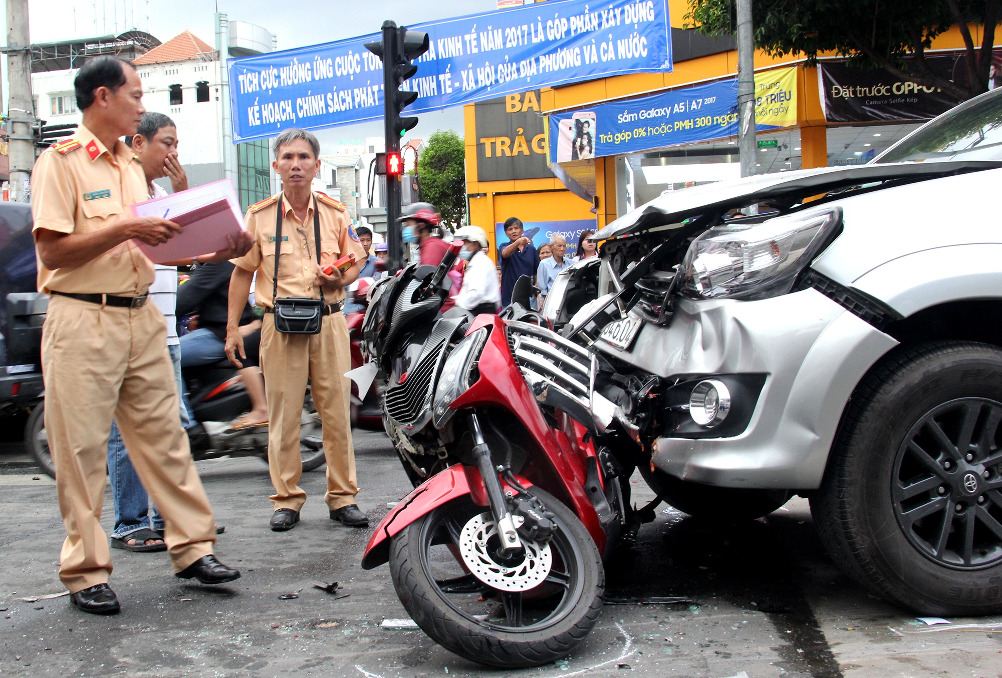 Xe co ket cung o sai gon anh 5