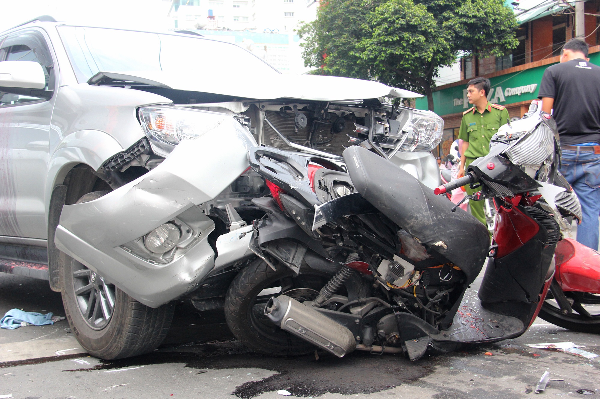 Xe co ket cung o sai gon anh 3