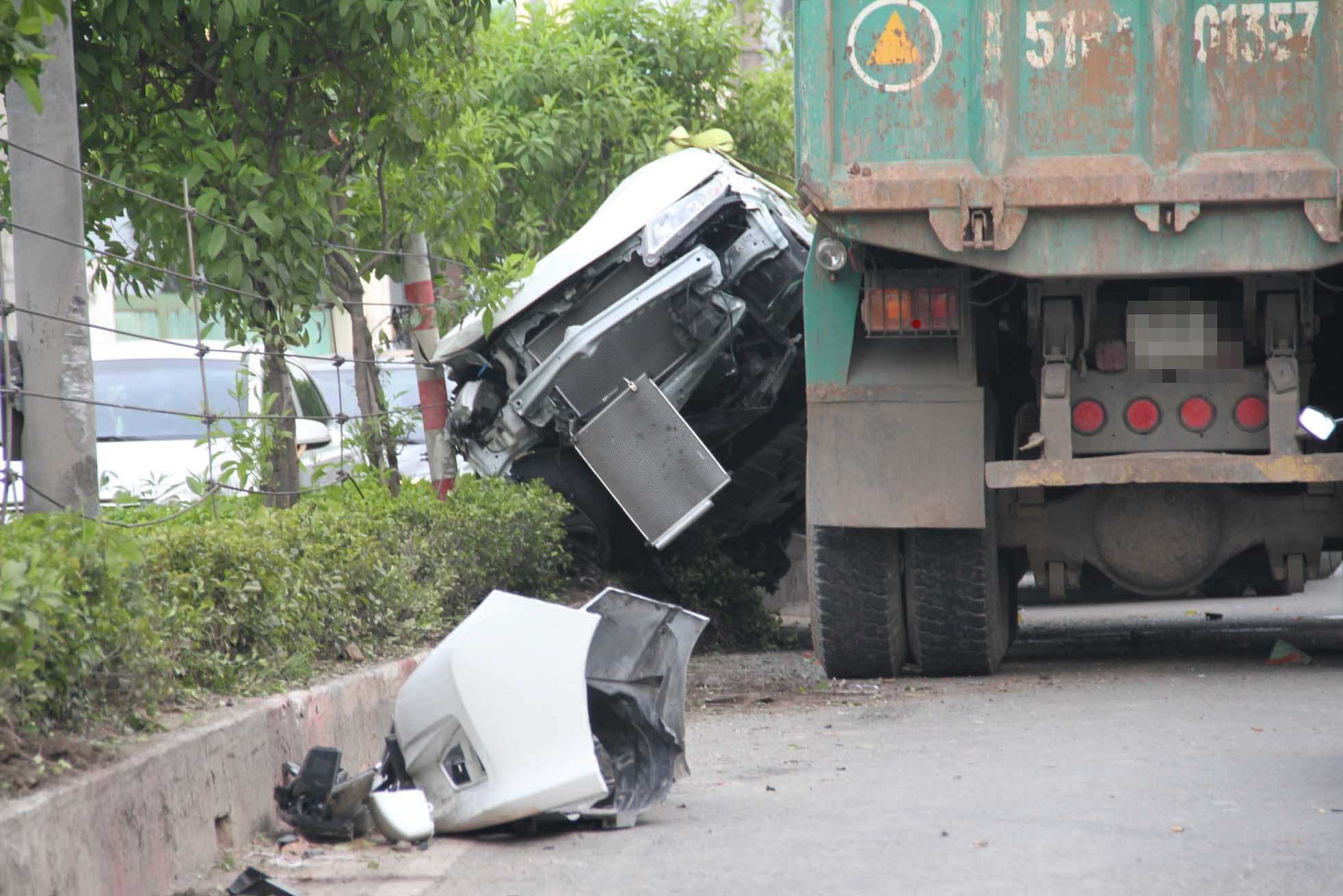 2 tai nạn xảy ra ở sài gòn ảnh 3 2 tai nan xay ra o sai gon anh 3