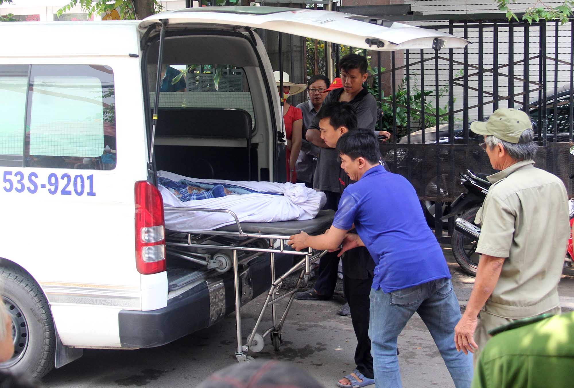 Nu tap vu tu vong trong toa nha cao 6 tang o Sai Gon hinh anh