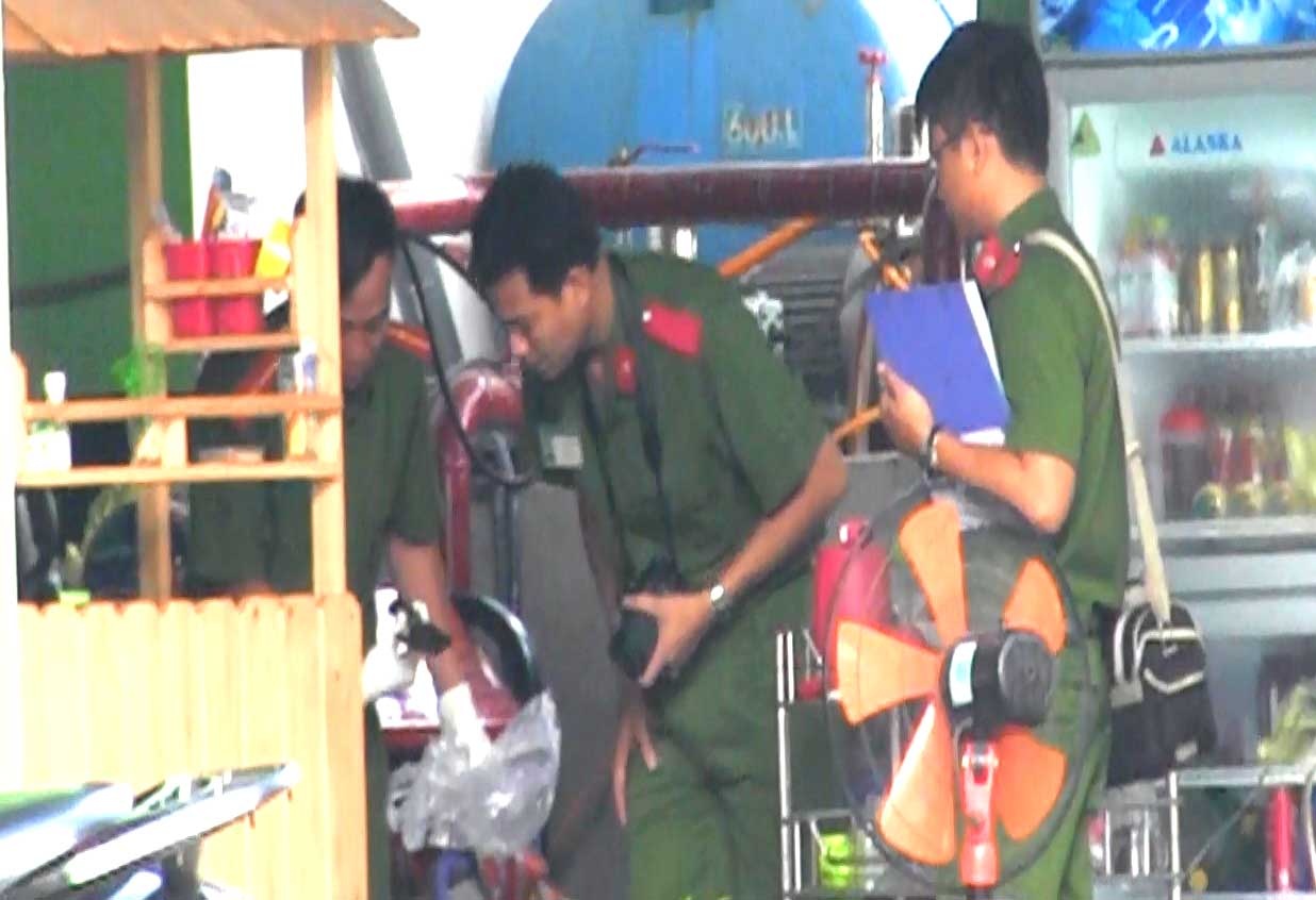 Thanh nien 37 tuoi chet guc trong tiem rua xe o Sai Gon hinh anh