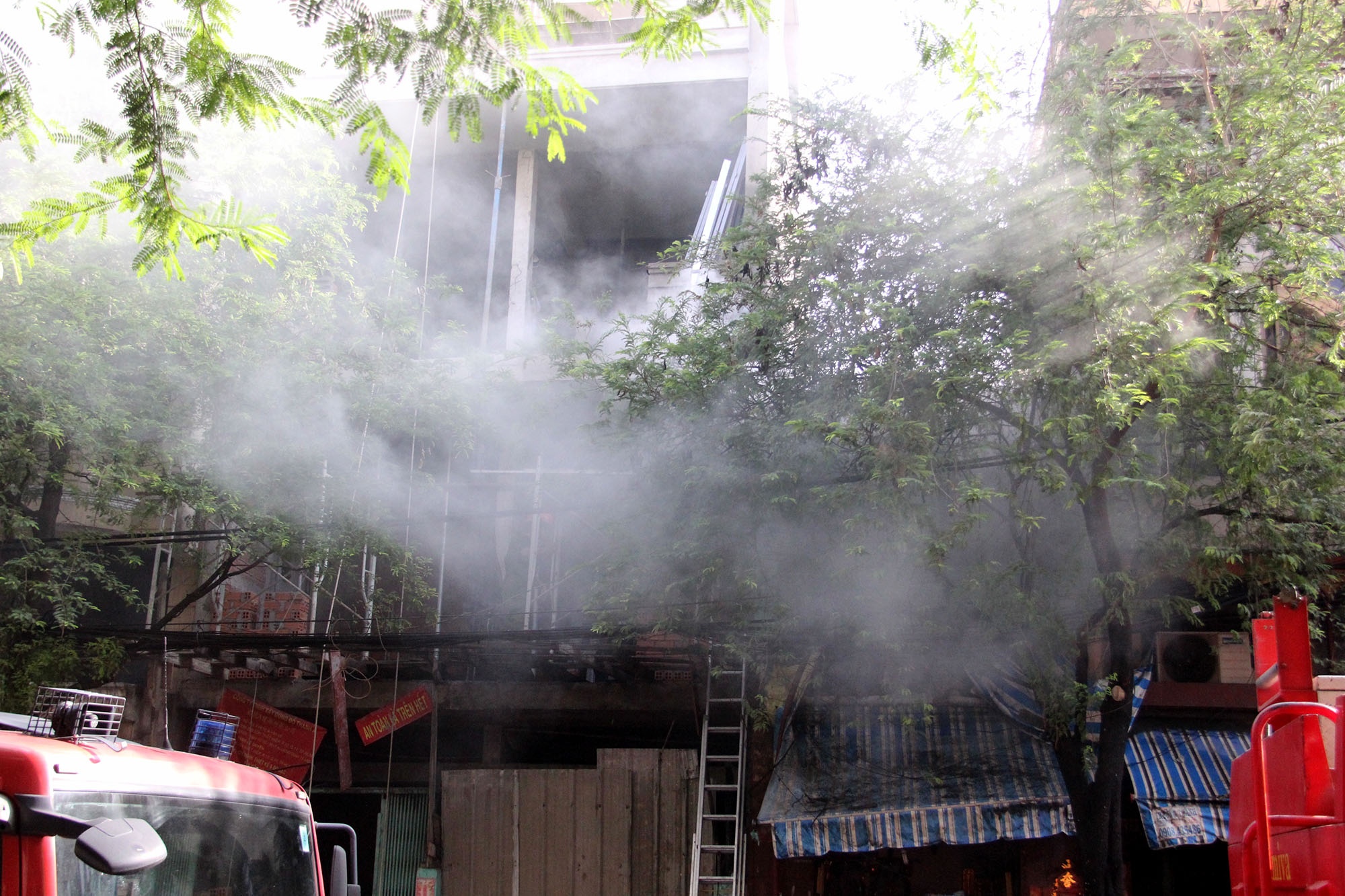 Chay nha ban vang ma o quan 11 hinh anh