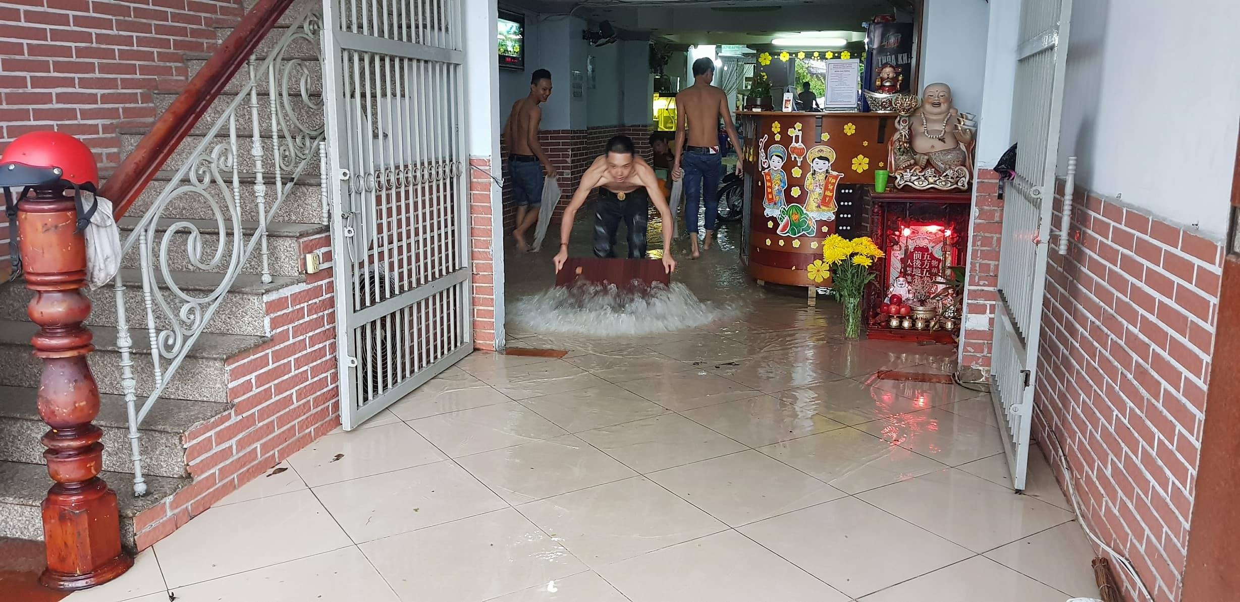 sài gòn ngập nặng sau mưa lớn ảnh 9 sai gon ngap nang sau mua lon anh 9