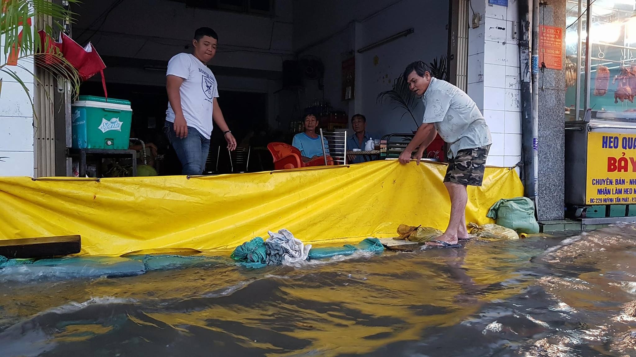 sài gòn ngập nặng sau mưa lớn ảnh 7 sai gon ngap nang sau mua lon anh 7