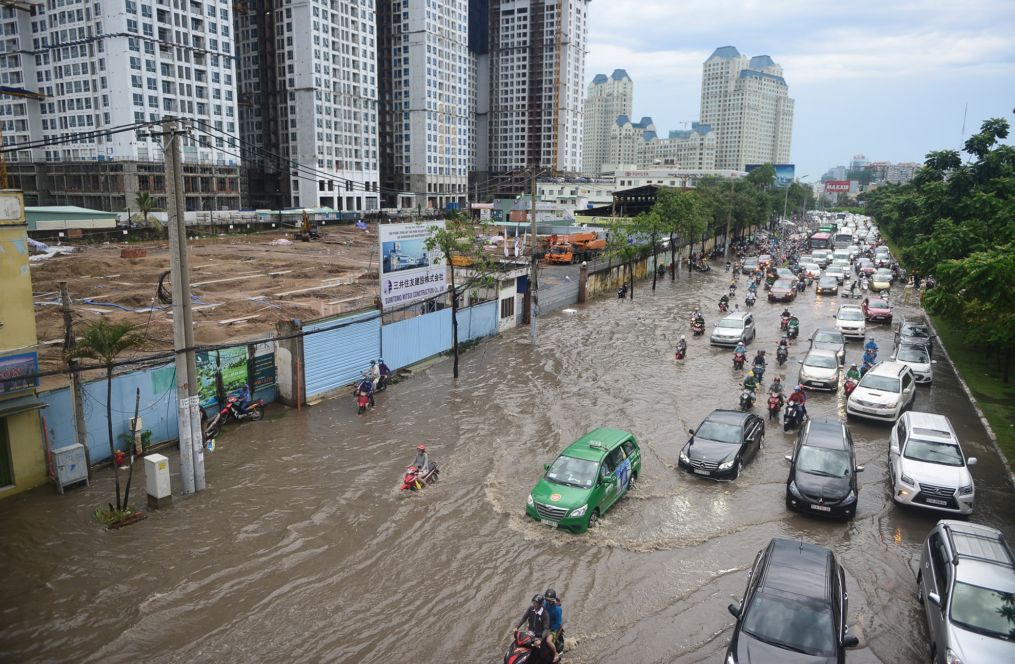 sai gon ngap nang sau mua lon anh 14