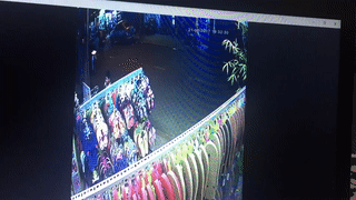 Hai shop giay dep o Sai Gon lien tuc bi ‘khung bo’ bang son hinh anh