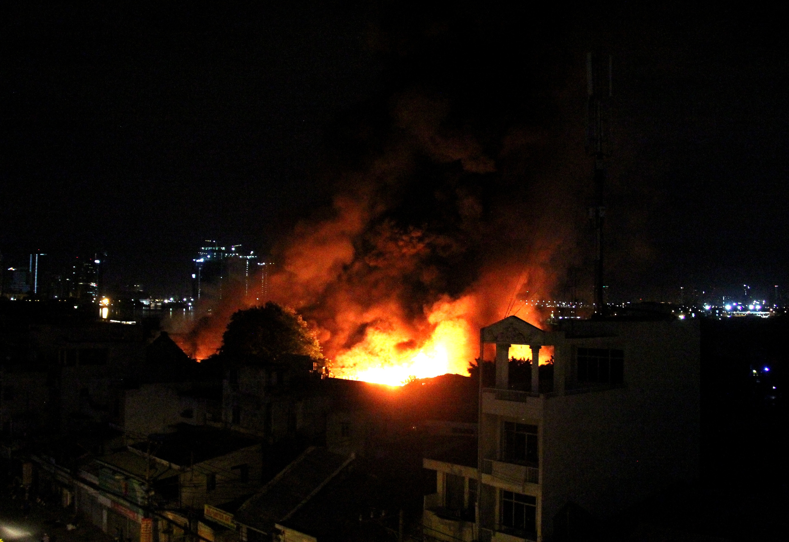 cháy lớn cảng sài gòn ảnh 1 chay lon cang sai gon anh 1