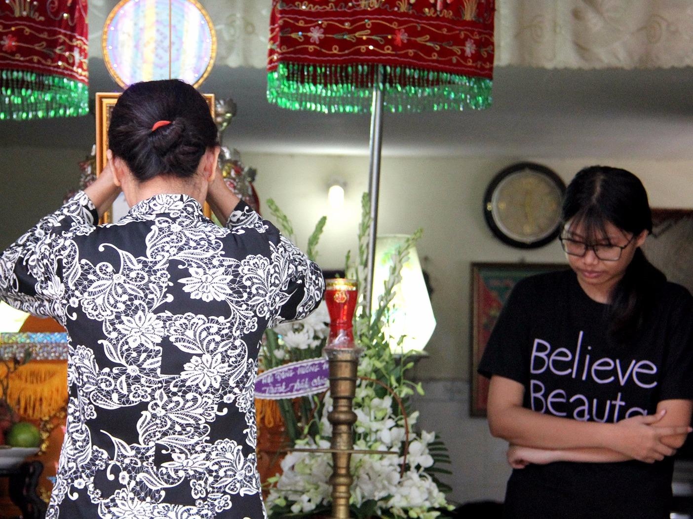 Vu nap cong de be trai 10 tuoi o Sai Gon: 'Con toi chet qua oan uc' hinh anh