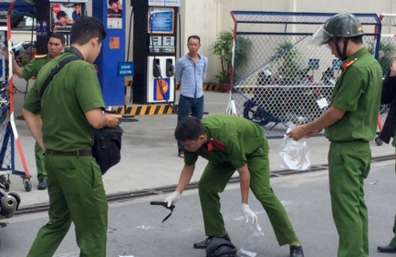 Nhan vien cay xang dam chet khach hang o Sai Gon hinh anh