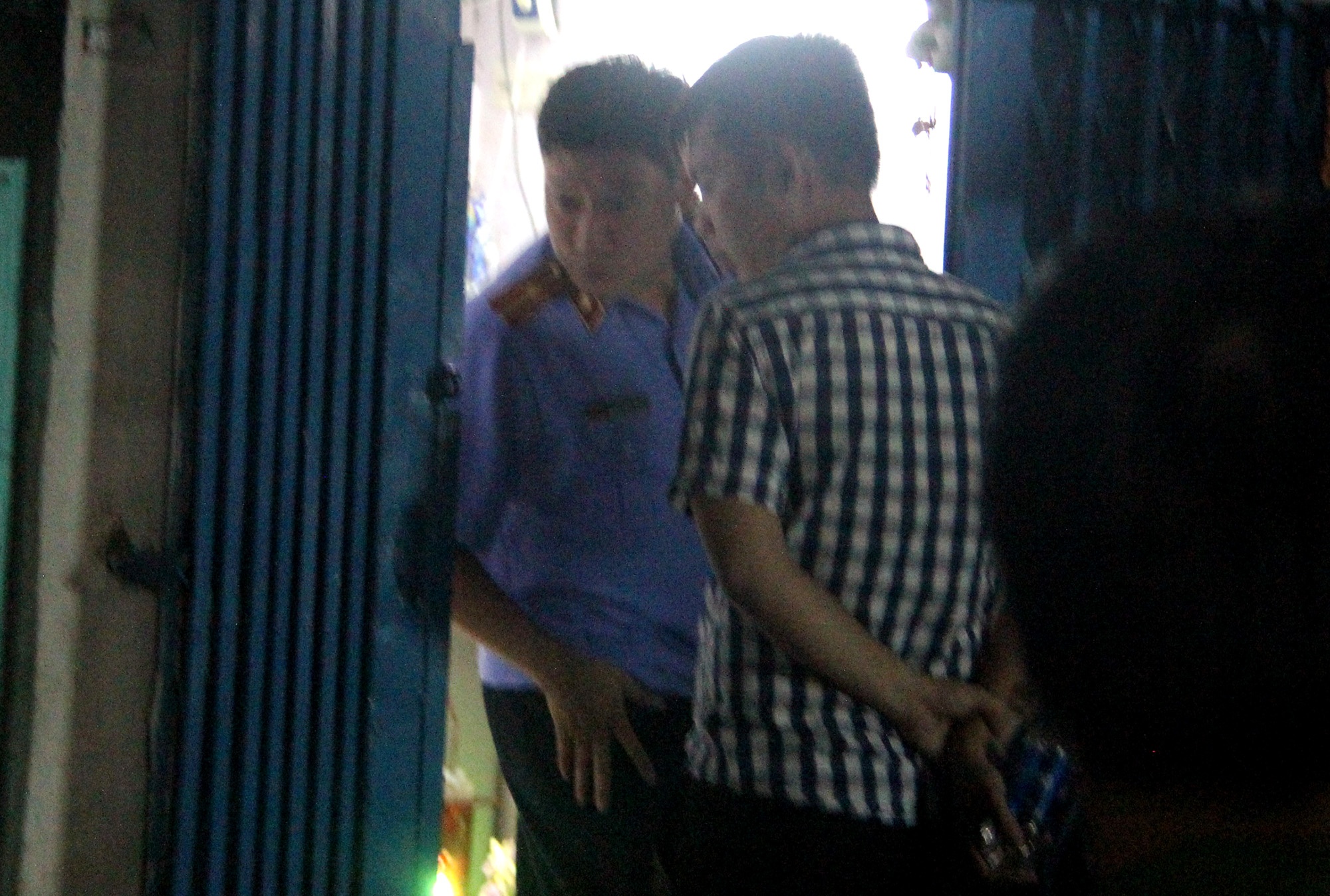 Thanh nien 25 tuoi guc chet canh vung mau trong phong tro o Sai Gon hinh anh